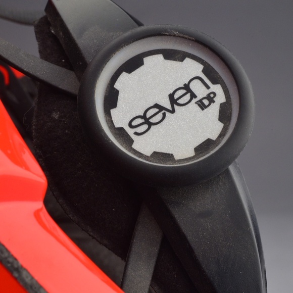 7iDP M4 Helmet Size: Small/Medium - Picture 10 of 16